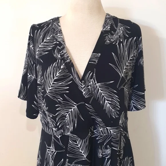 Beme New Dress Size 18 approx Black White - Picture 2 of 9